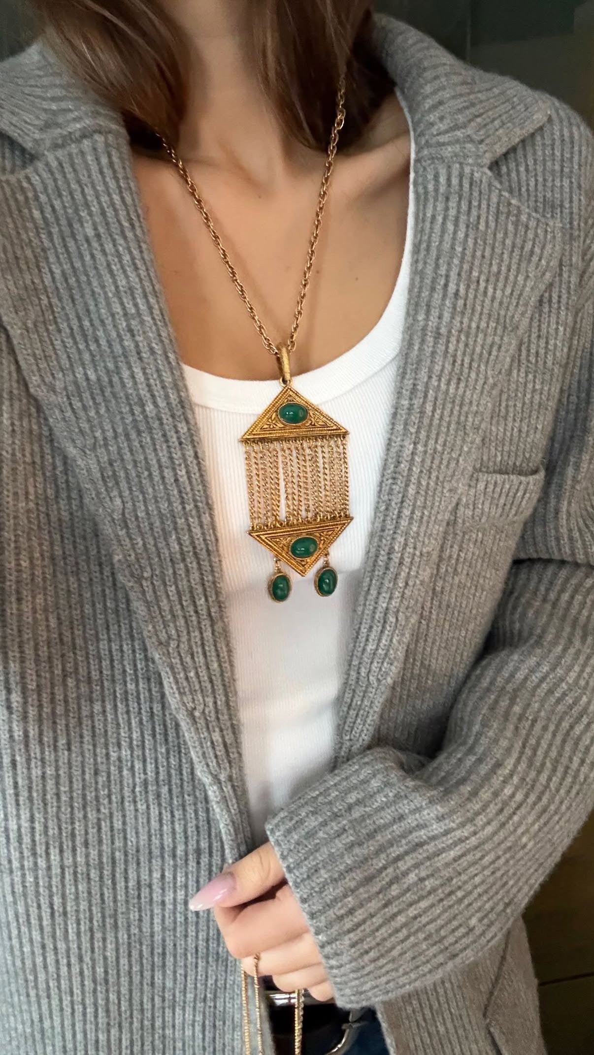 Vintage Gold Tone & Green Pendant Necklace