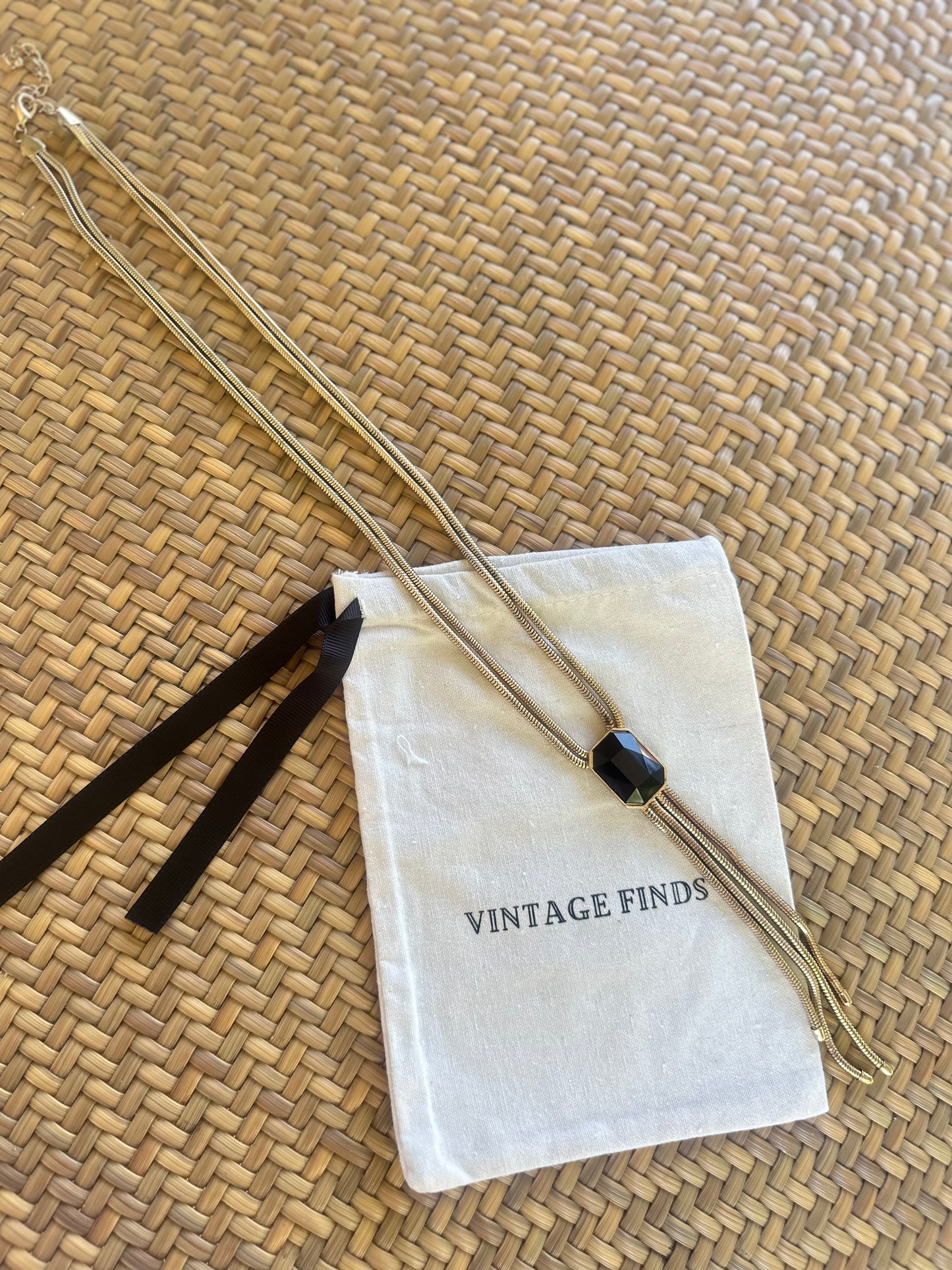 Black Pendant Lariat Necklace