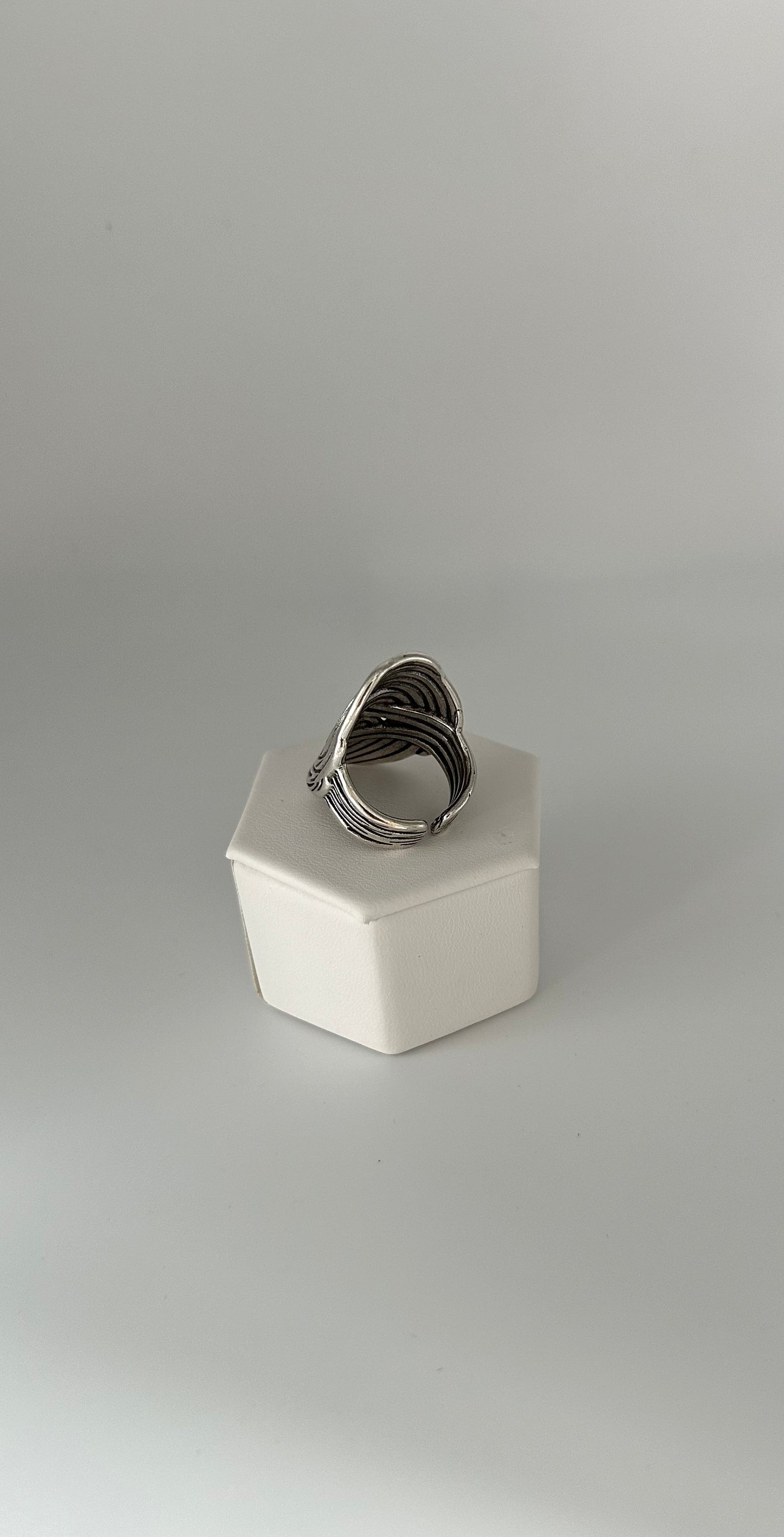 Retro Twisted Ring