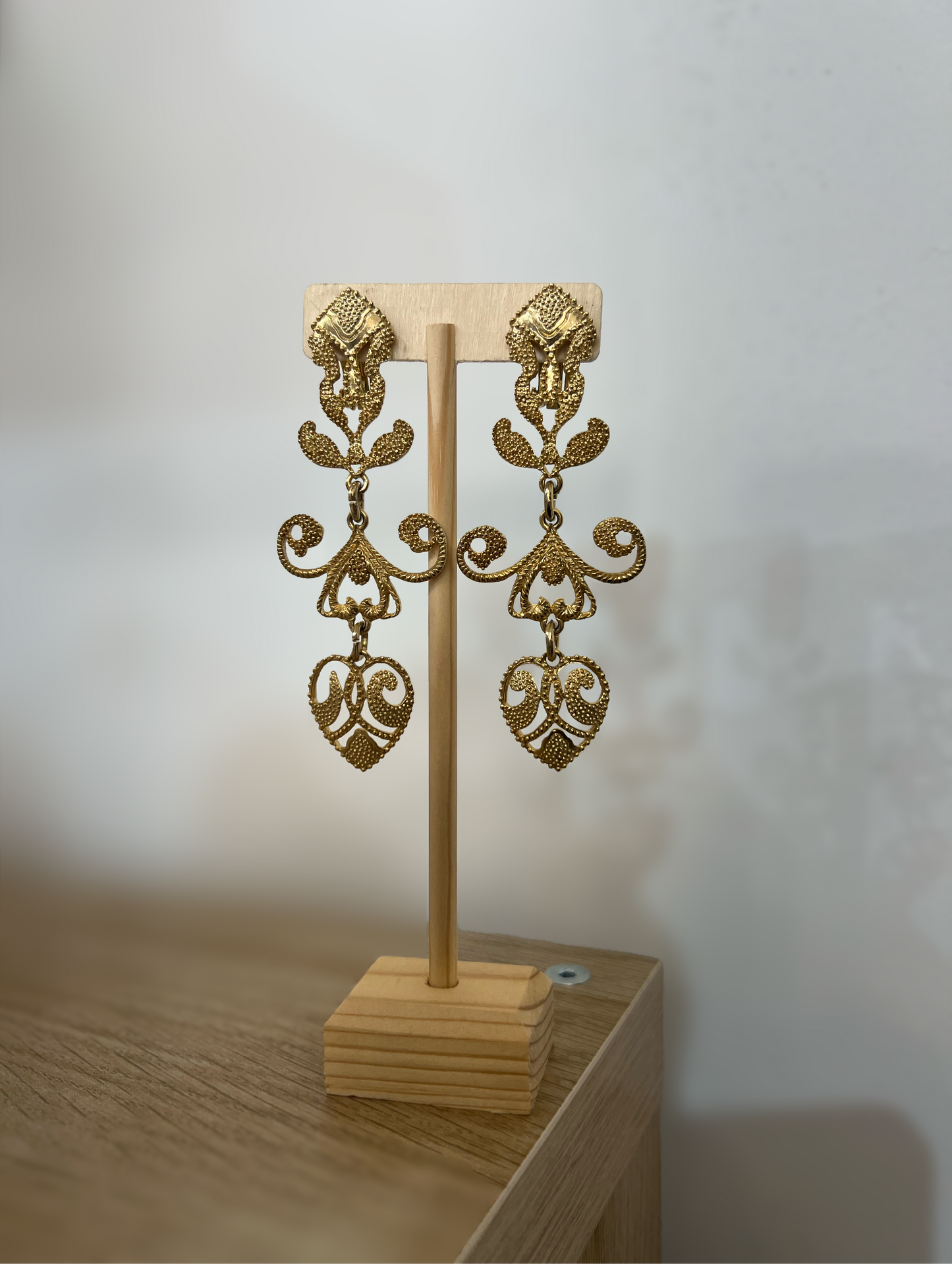 Vintage Dangle Heart Clip On Earring