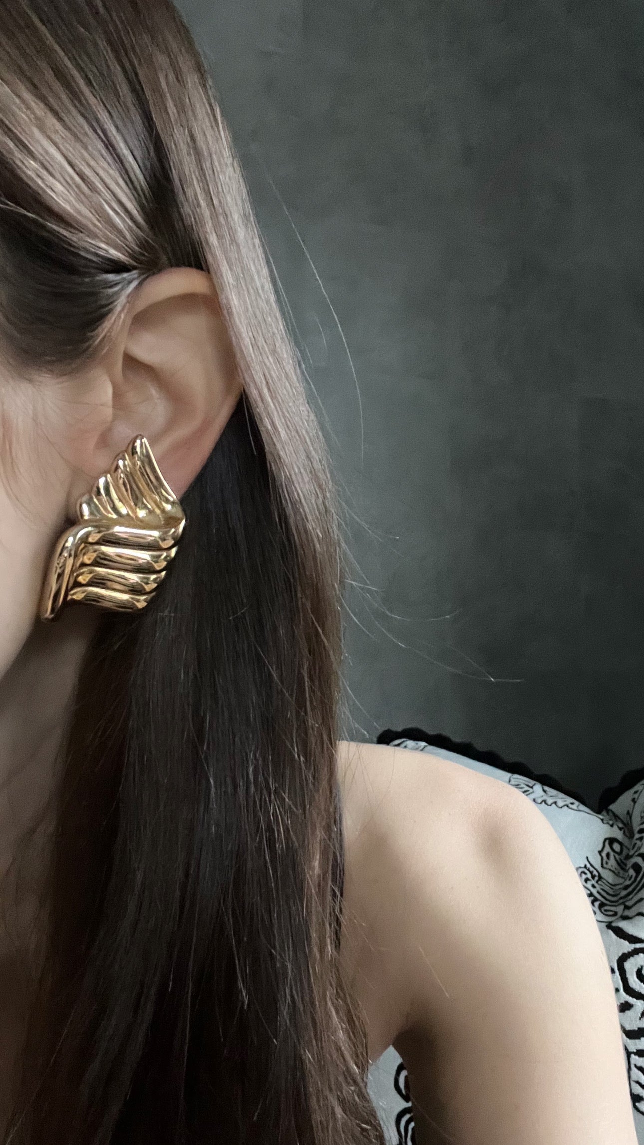 Vintage Gold Wave Clip On Earrings