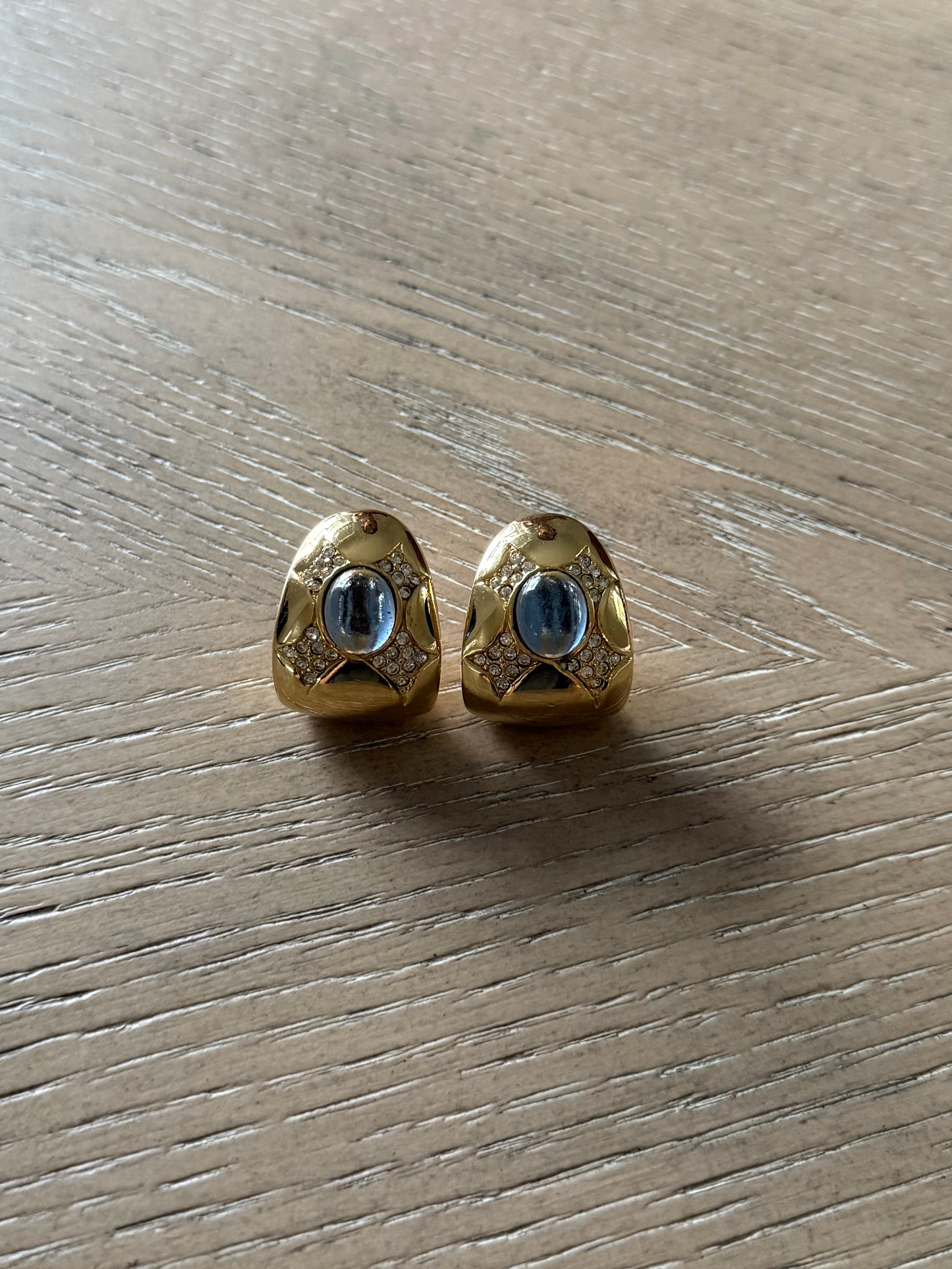Ciner Vintage Blue Cabochon Clip On Earrings Rhinestone Crystal