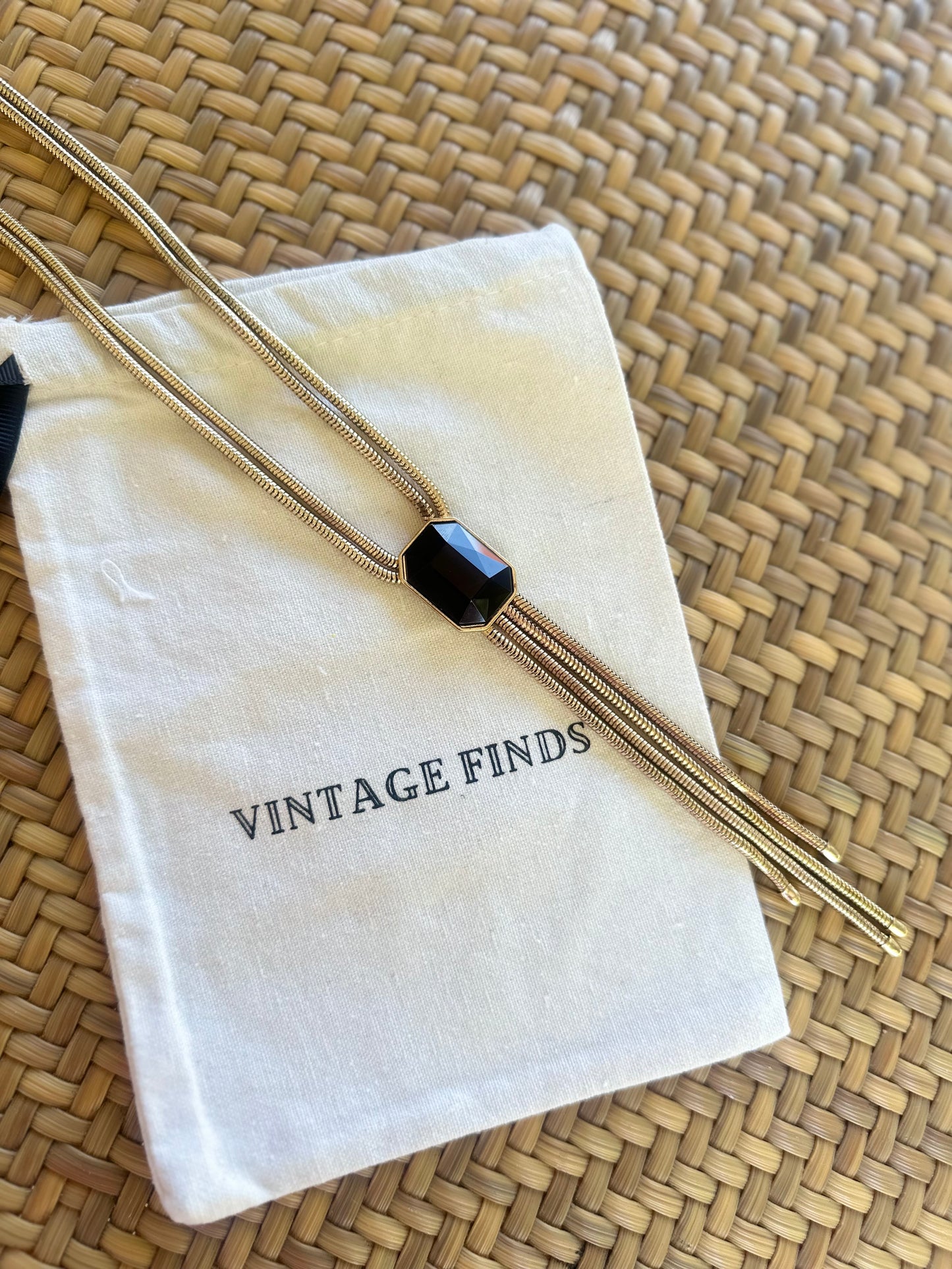Black Pendant Lariat Necklace