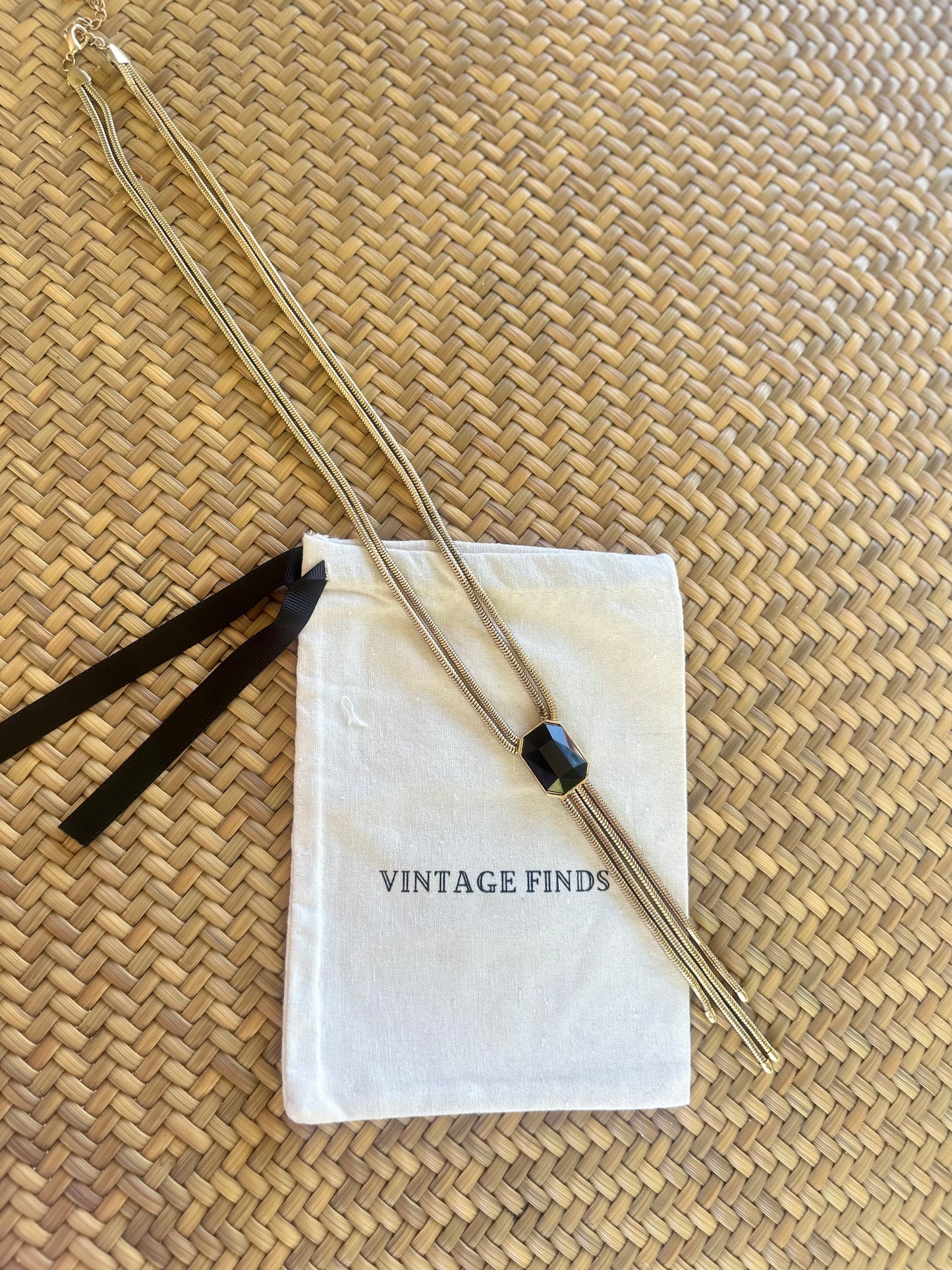 Black Pendant Lariat Necklace