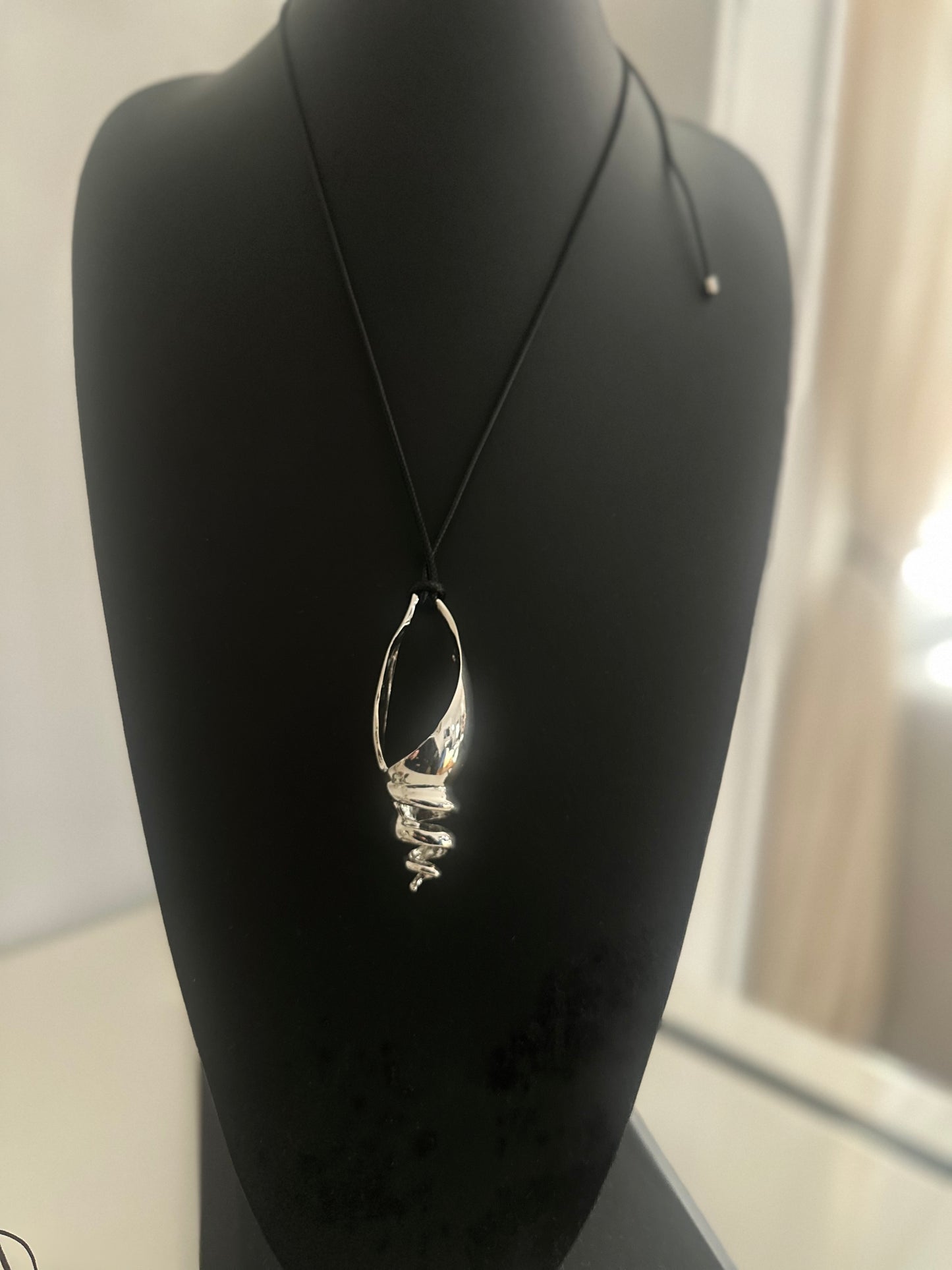 Shell Cord Pendant Necklace