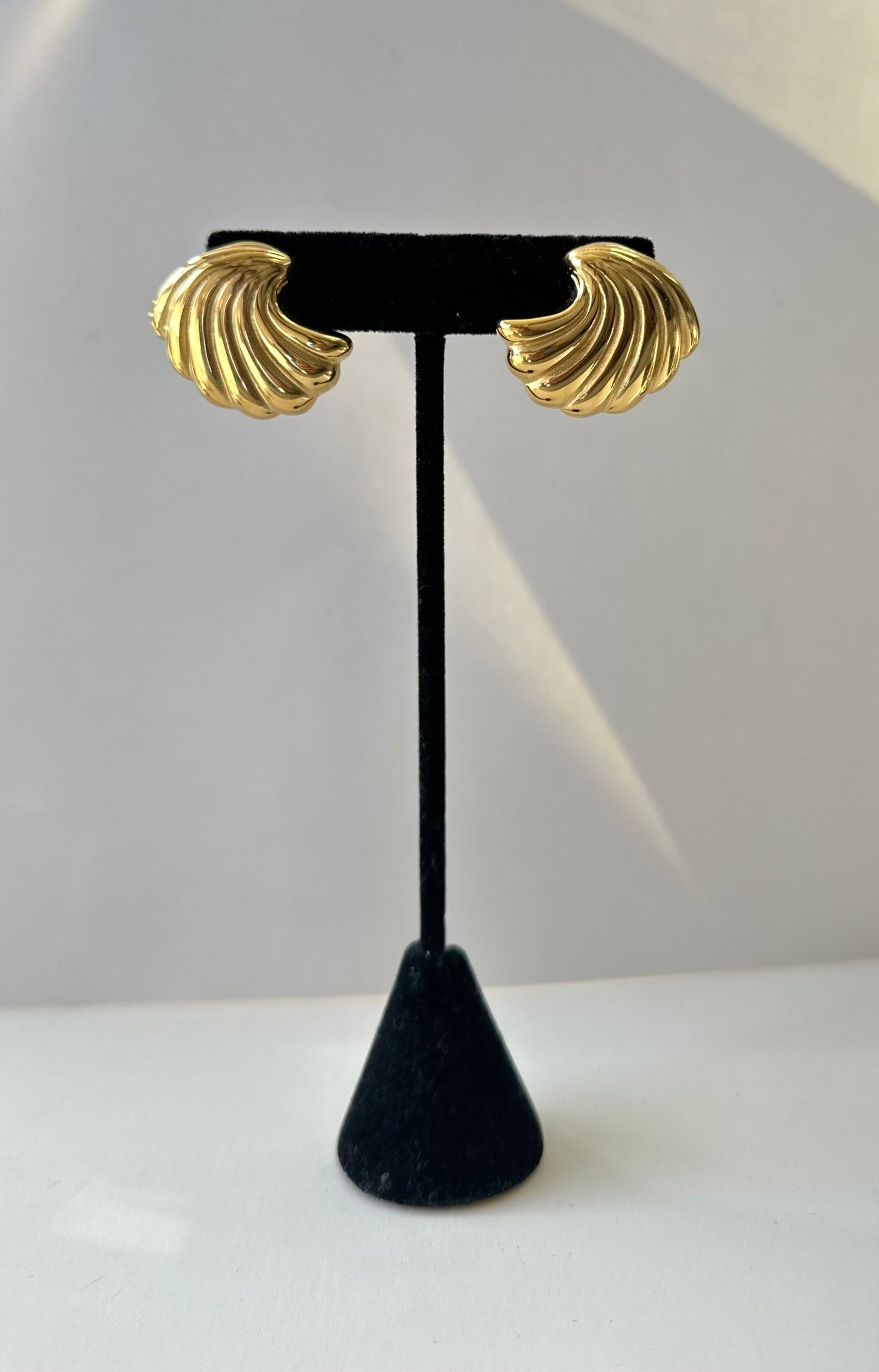 Gold Winged Ribbed Earrings