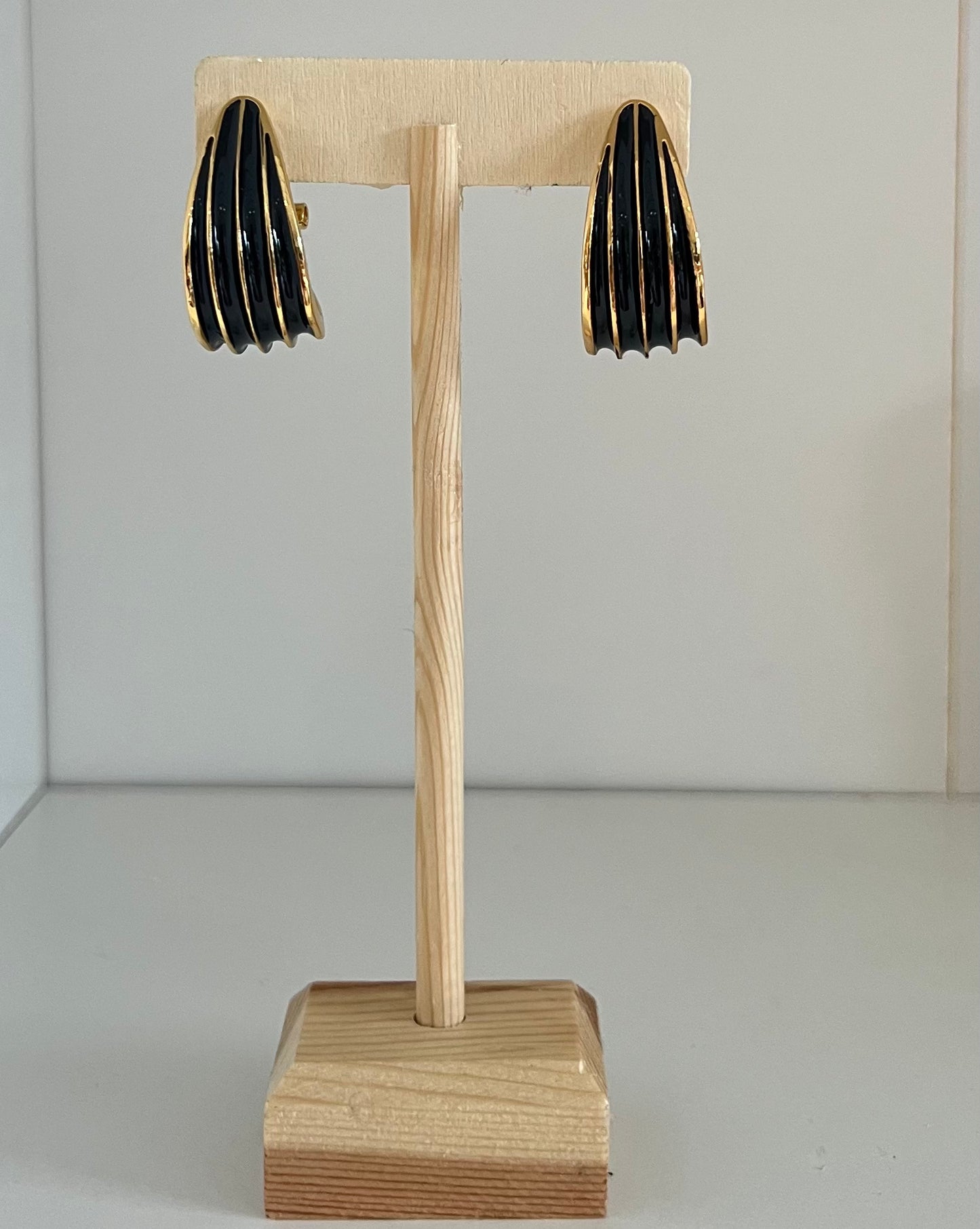 Black And Gold Ribbed Earrings