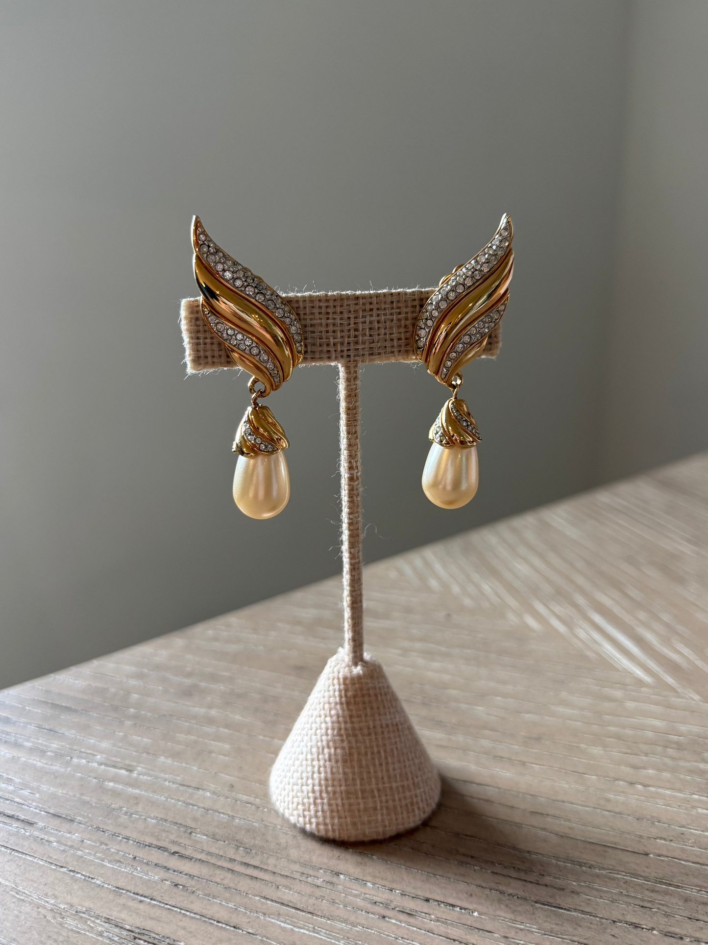 Vintage S.A.L. For Swarovski Gold Tone Crystal and Faux Pearl Drop Dangle Clip Earrings
