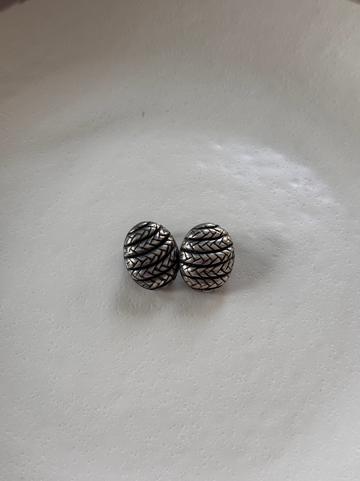 Silver Oval Textured Earring