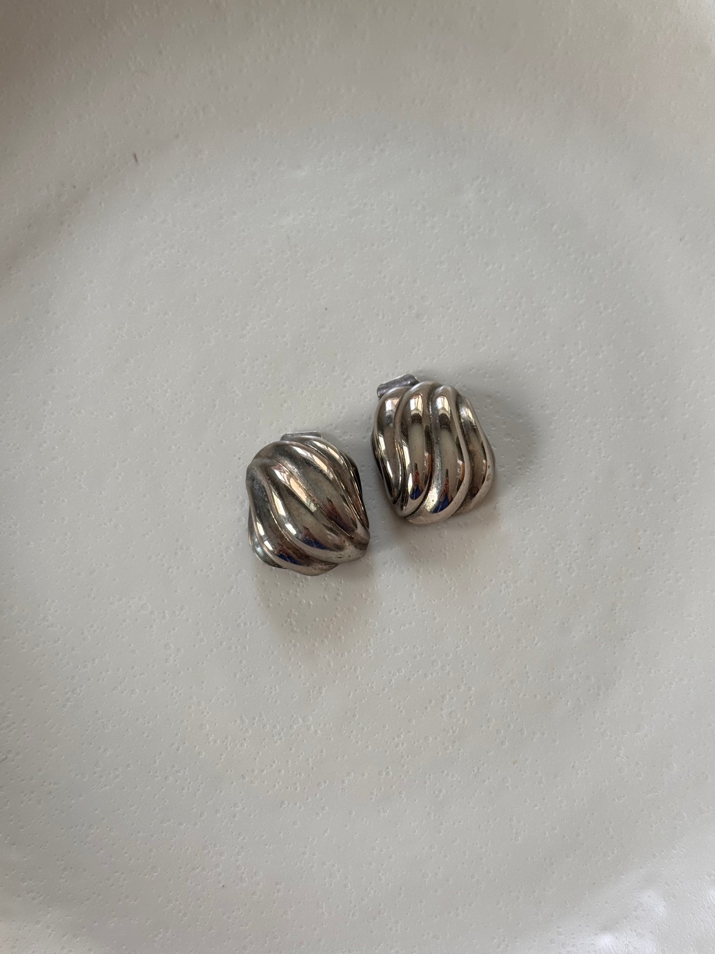 Silver Ribbed Earring