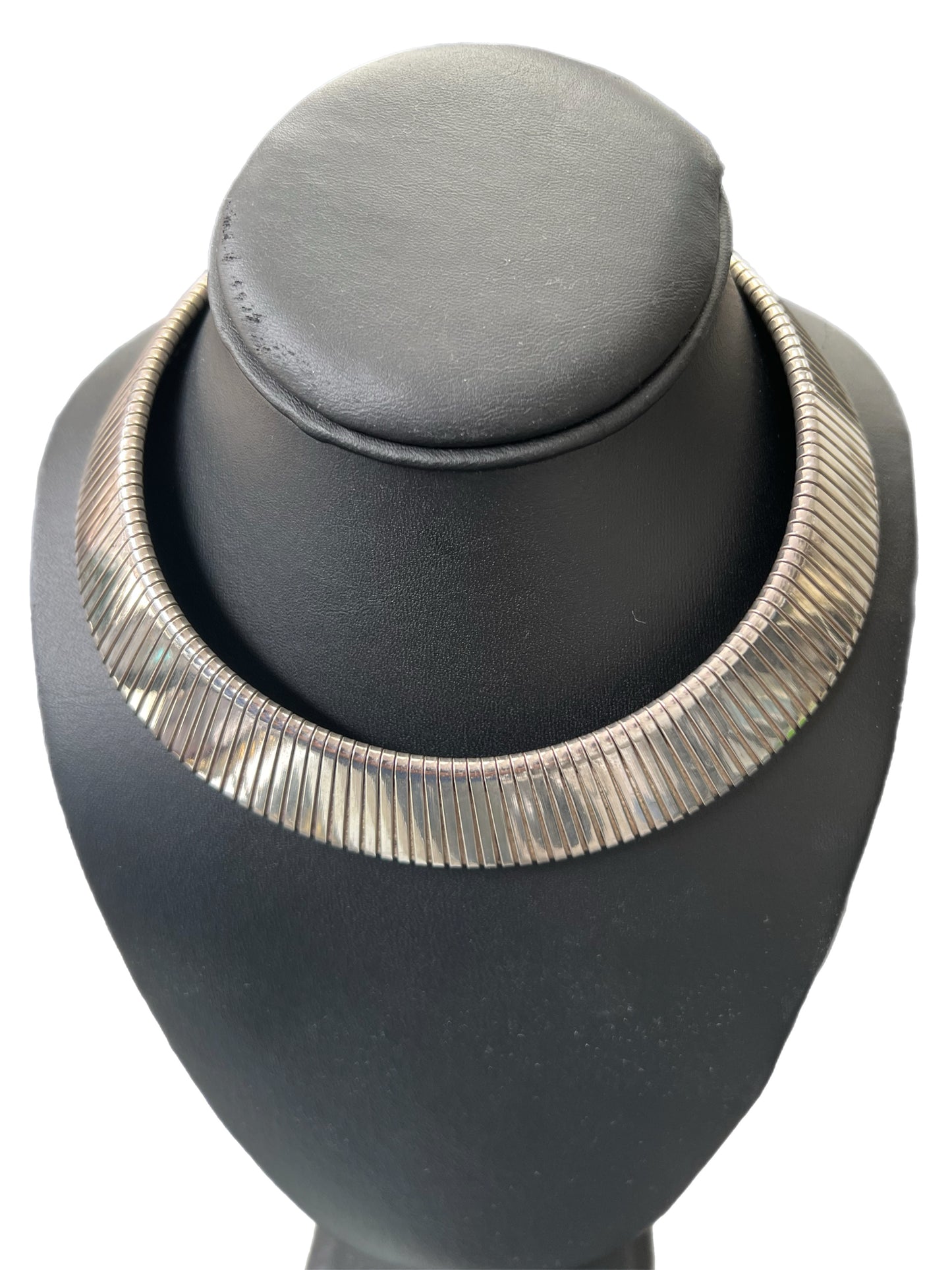 Omega Silver Collar