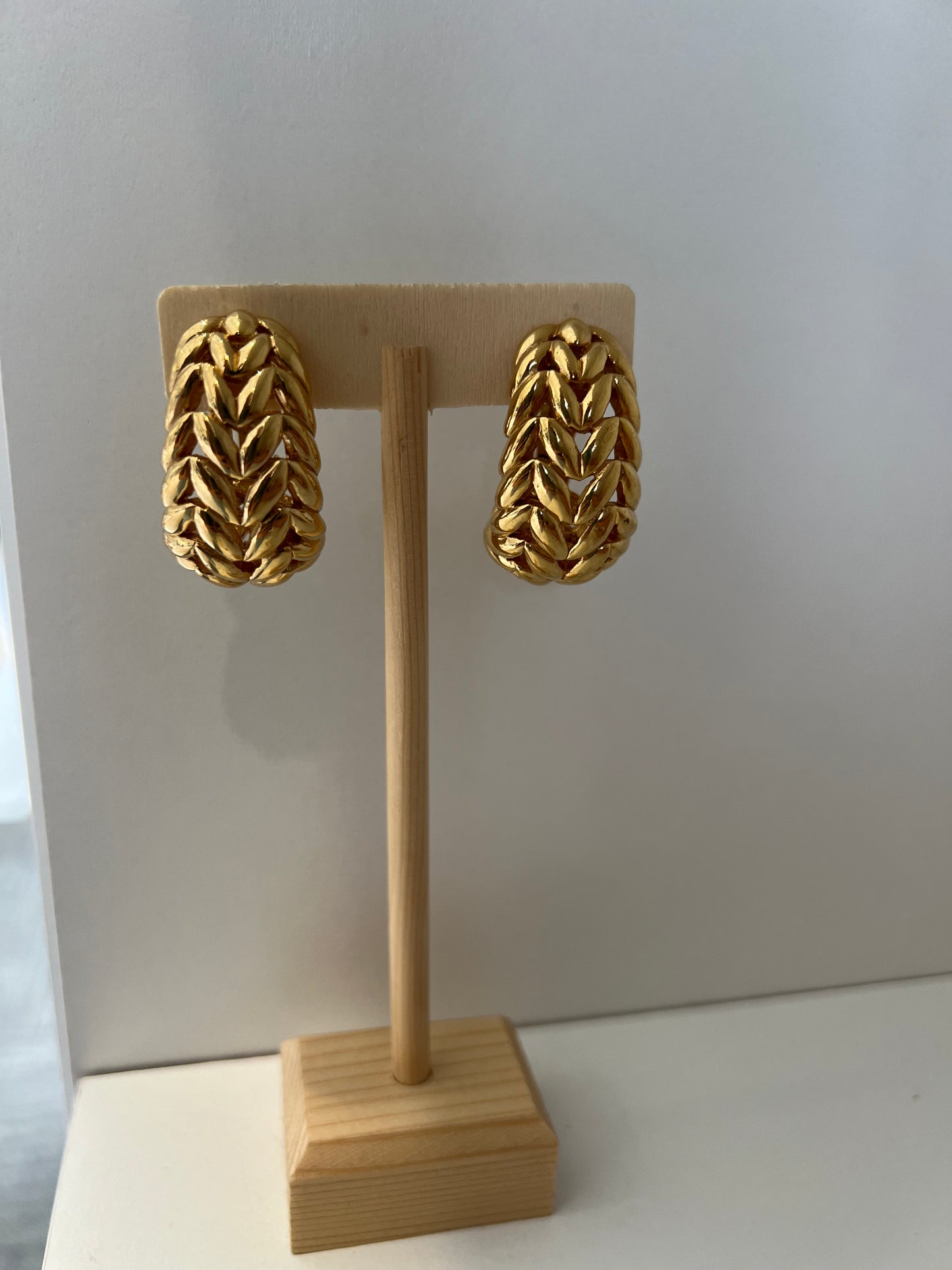 Vintage Ciner Gold Large Clip On Earrings