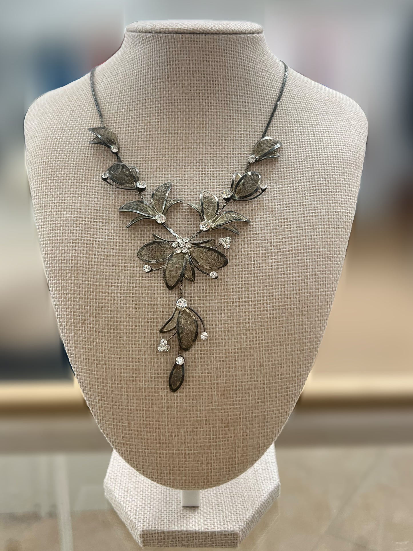 Silver Mesh Floral Necklace