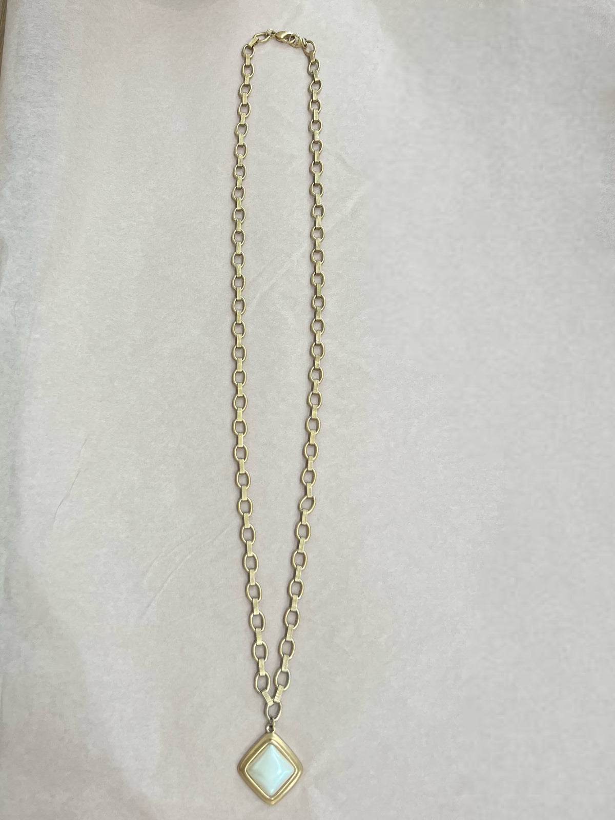 Pearl and Gold Pendant Necklace