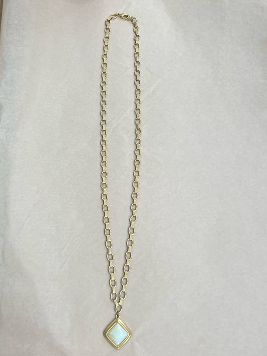 Pearl and Gold Pendant Necklace