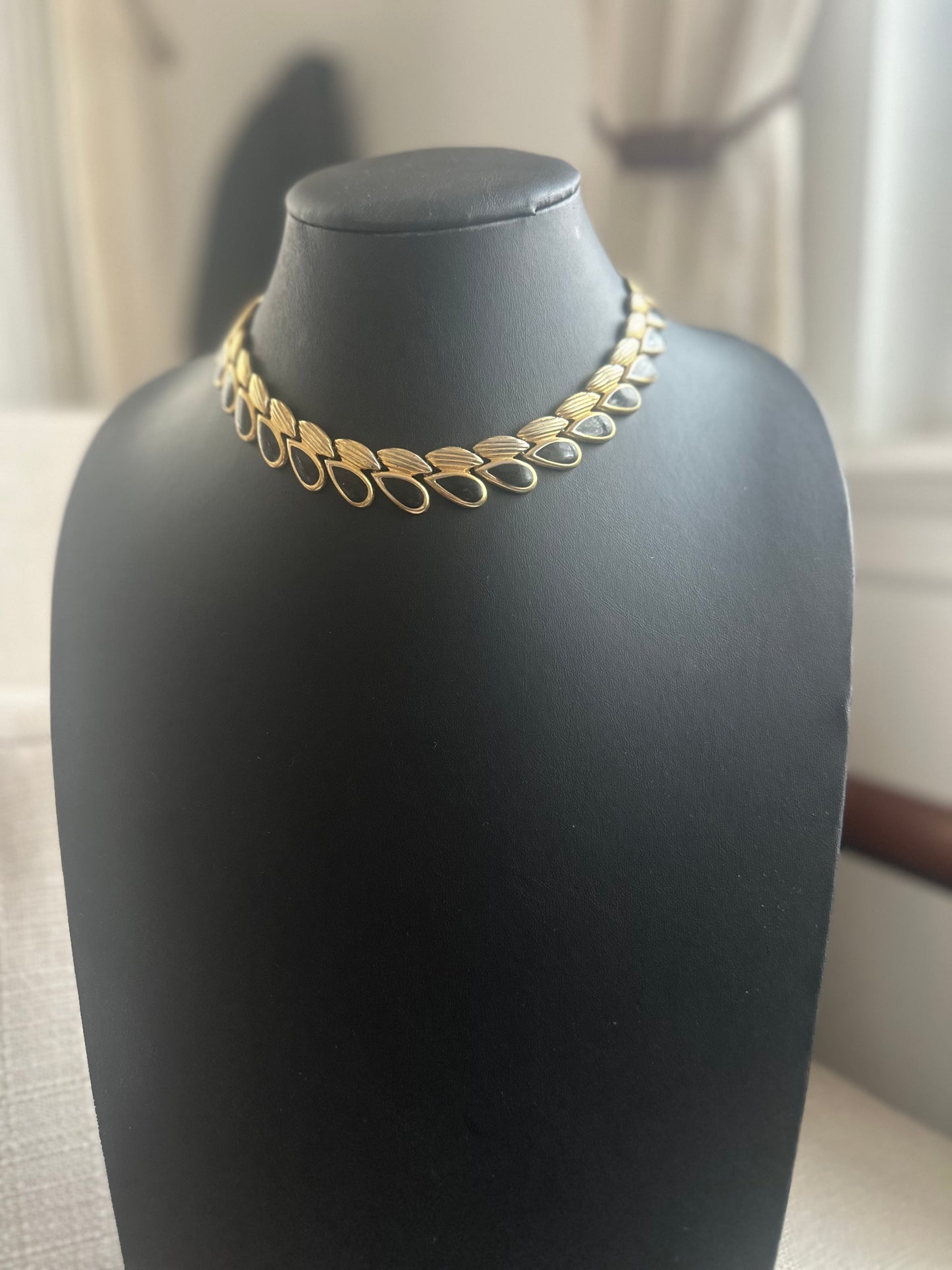 Black And Gold Tear Drop Collar Necklace