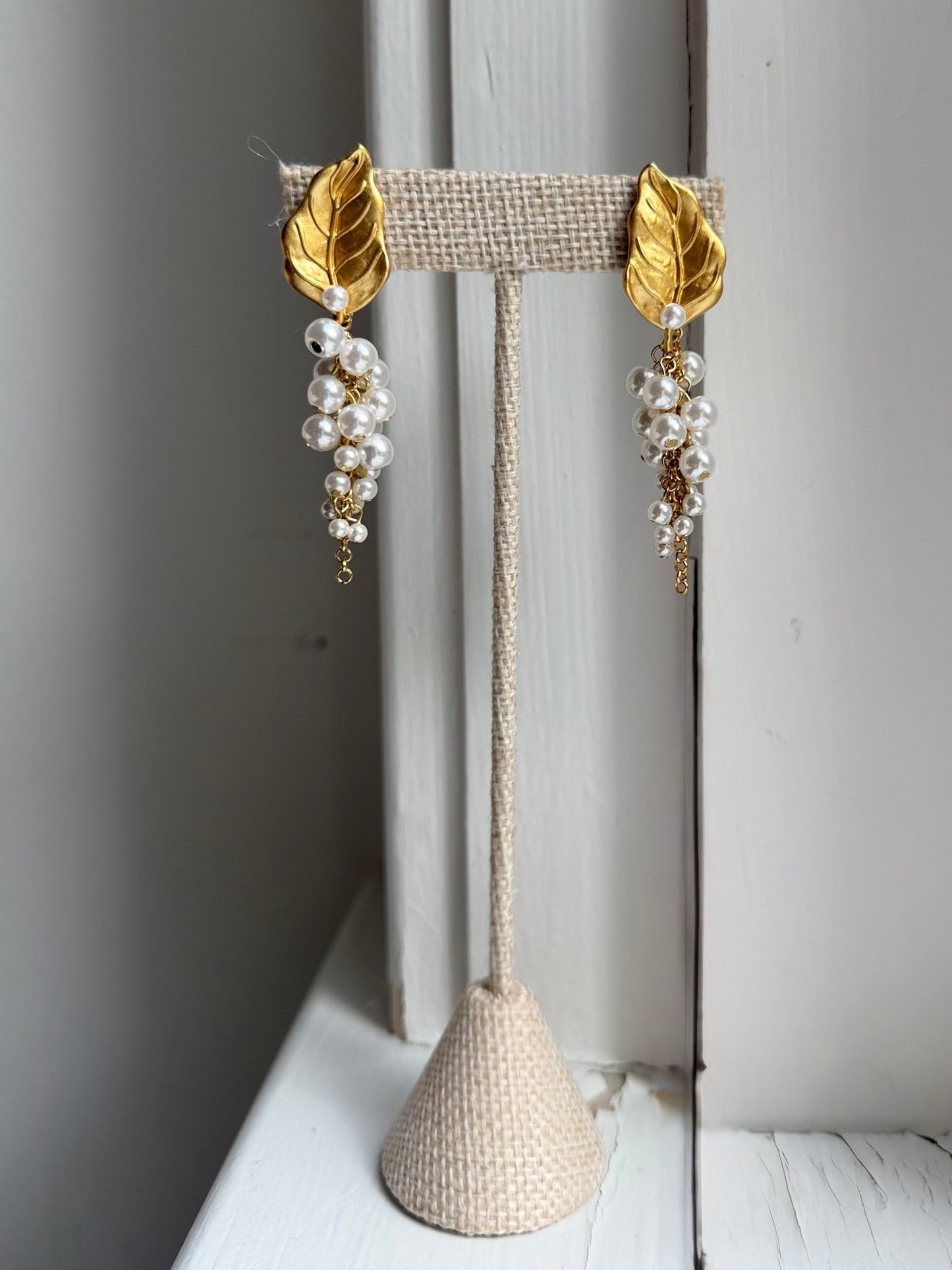 Gold Leaf Pearl Earring