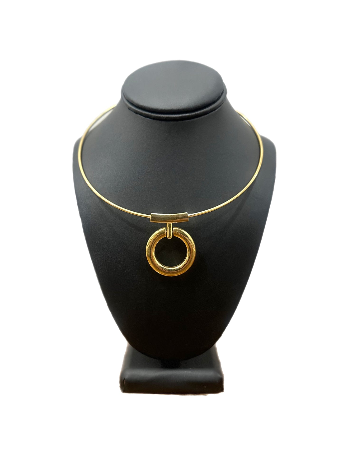 Gold Wire Circle Pendant Necklace