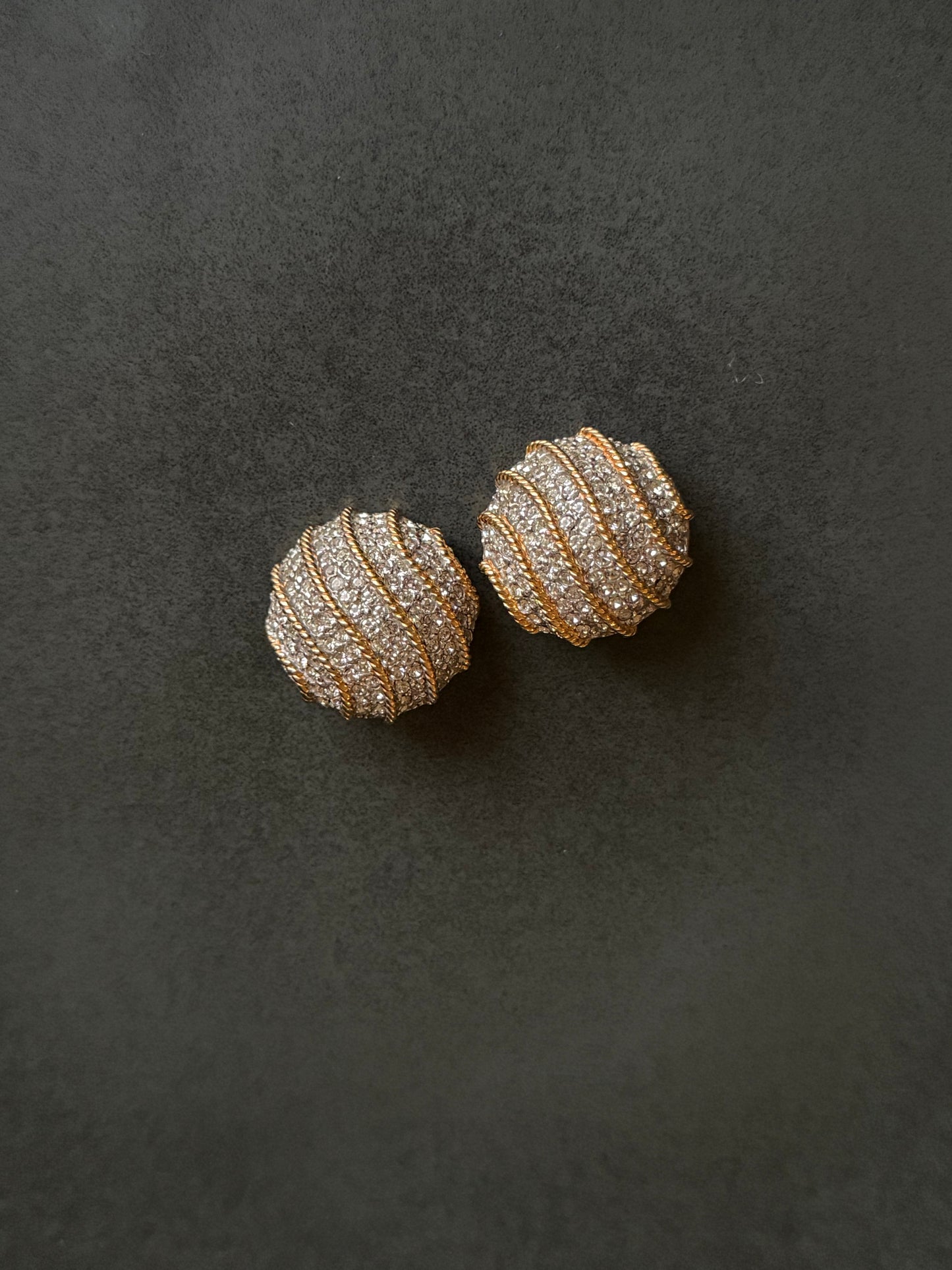 Ciner Gold Tone Round Clip On Pave Crystal Earrings Elegant Wave Rhinestones