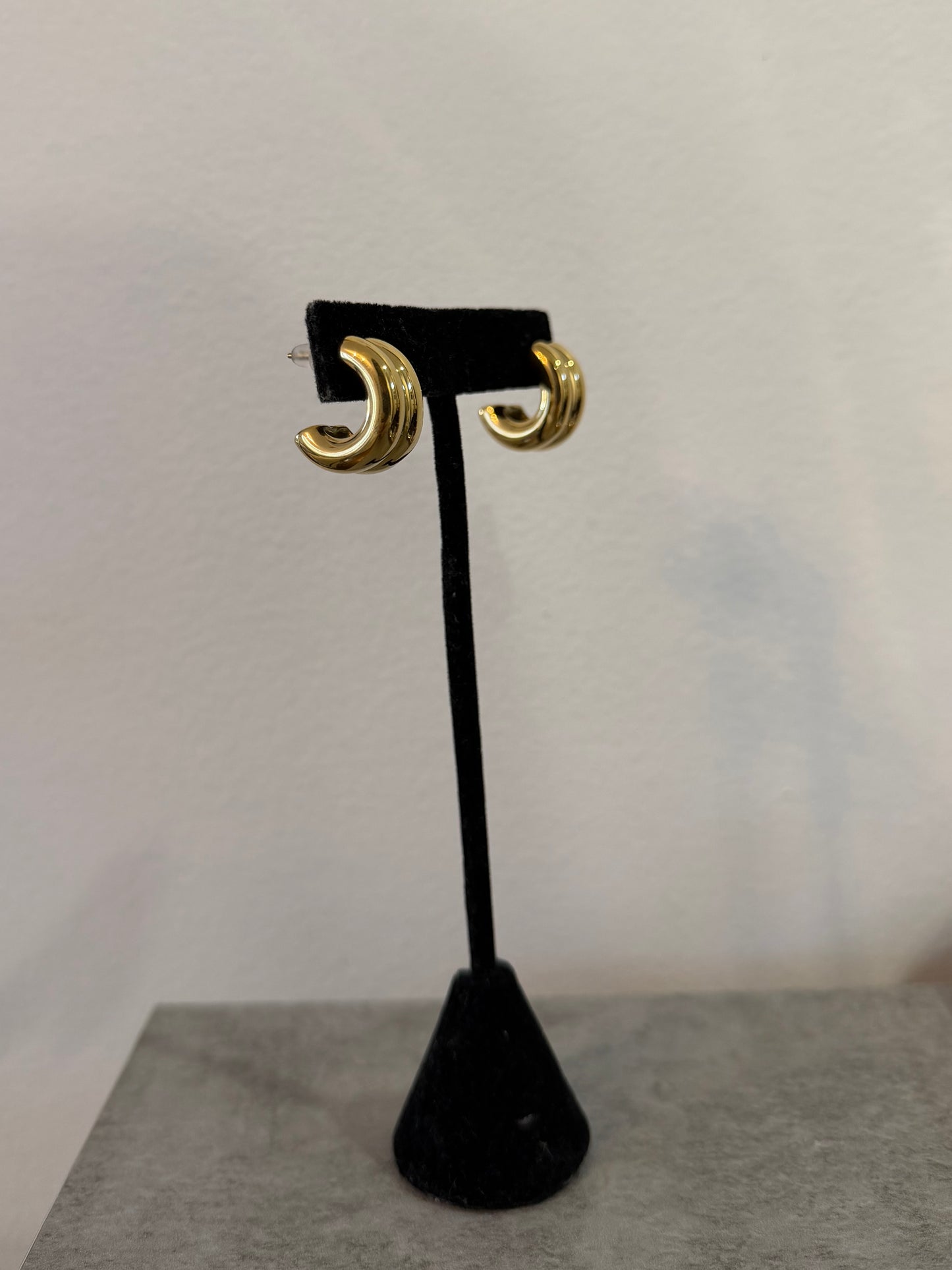 Double Ribbed Medium Sized Hoops