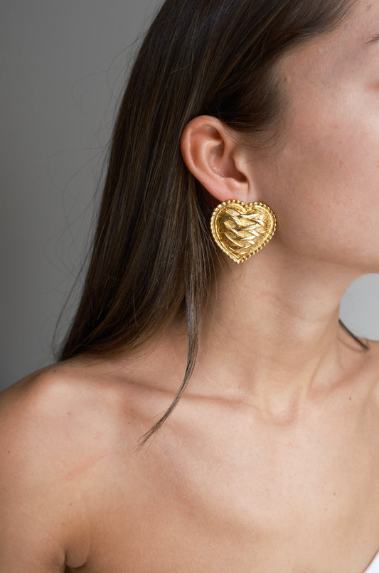 Vintage Ribbed Heart Earrings
