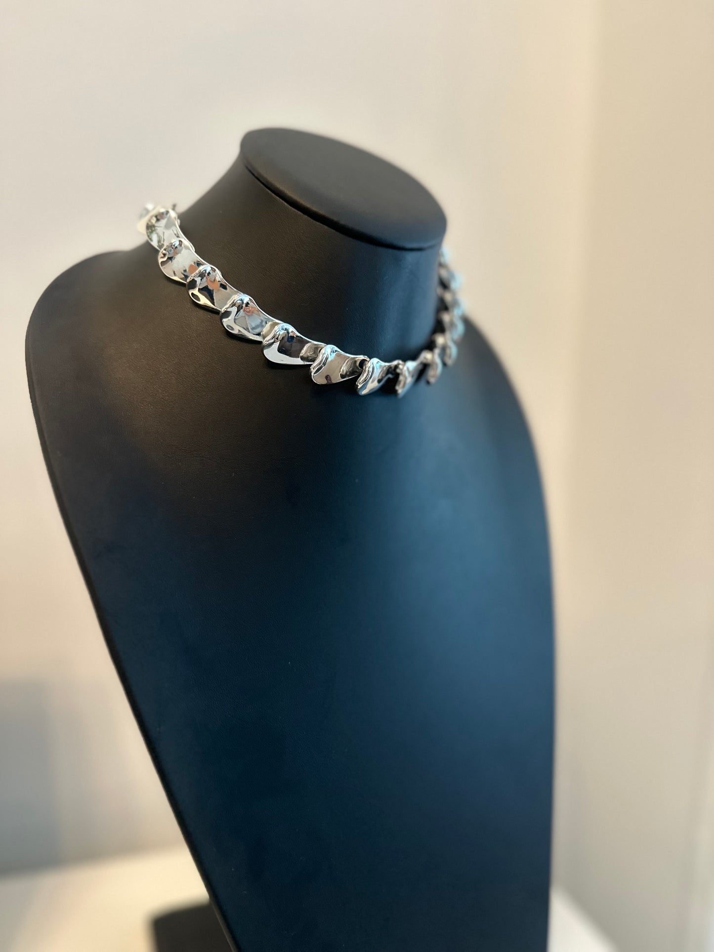 Silver Waved Choker