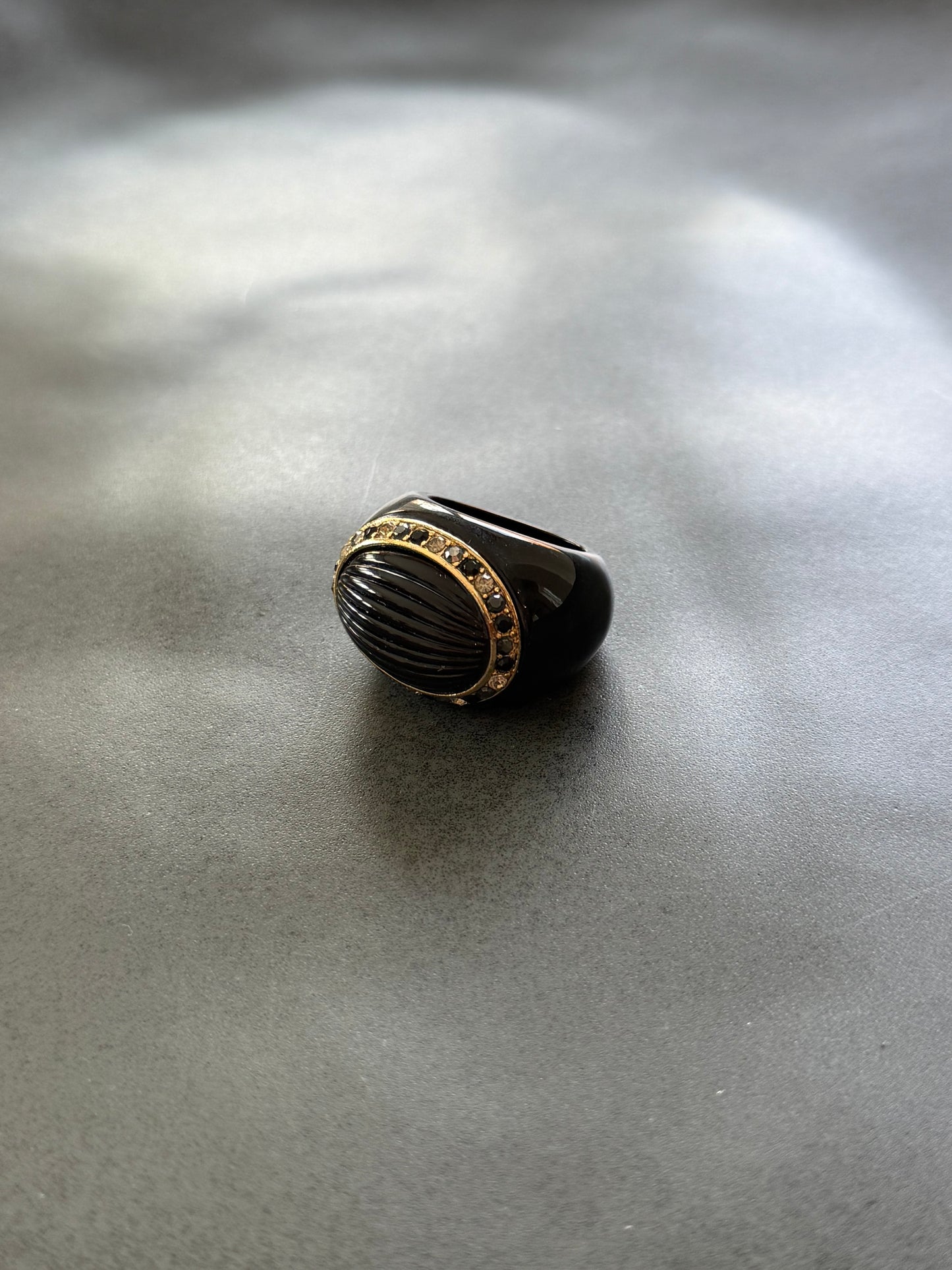 Black and Gold Vintage Ring Ribbed Top Design Rhinestones Accent