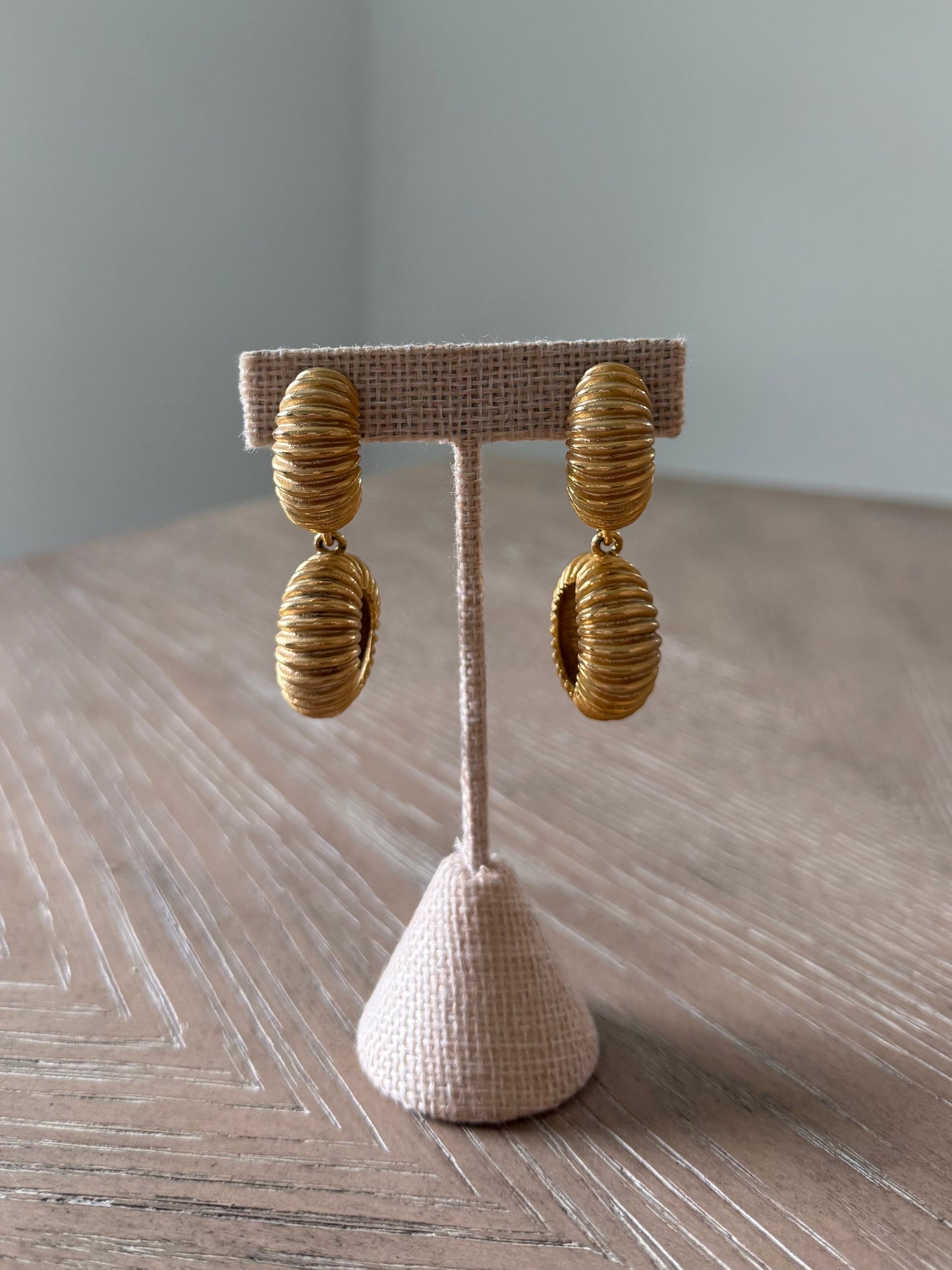Vintage Gold Ribbed Hanging