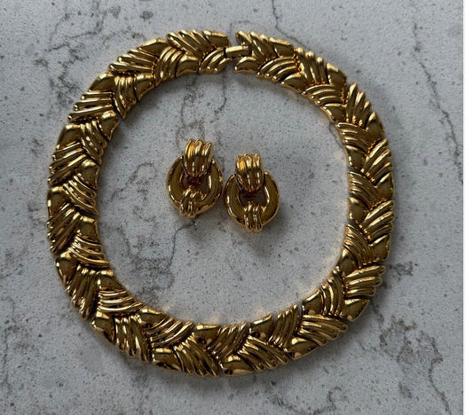 Vintage Essex Signed Gold Necklace & Earrings Set