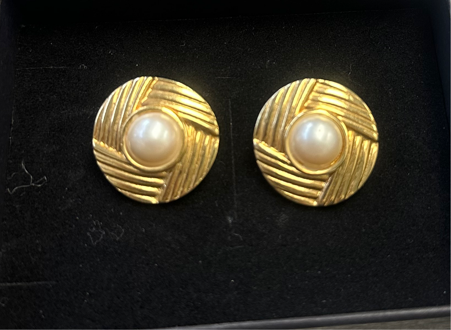 Pearl Round Earrings