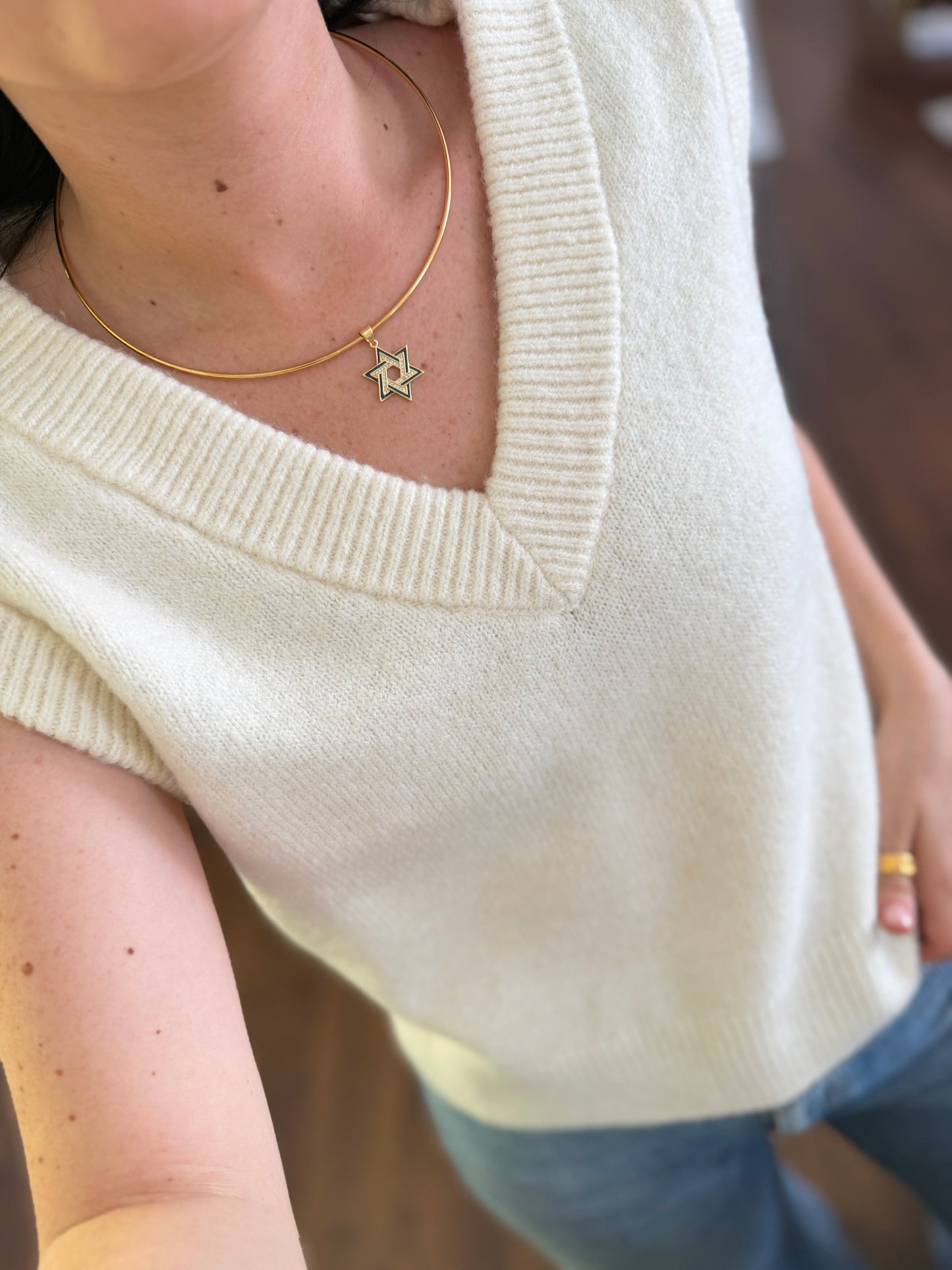 Jewish Star Wire Necklace
