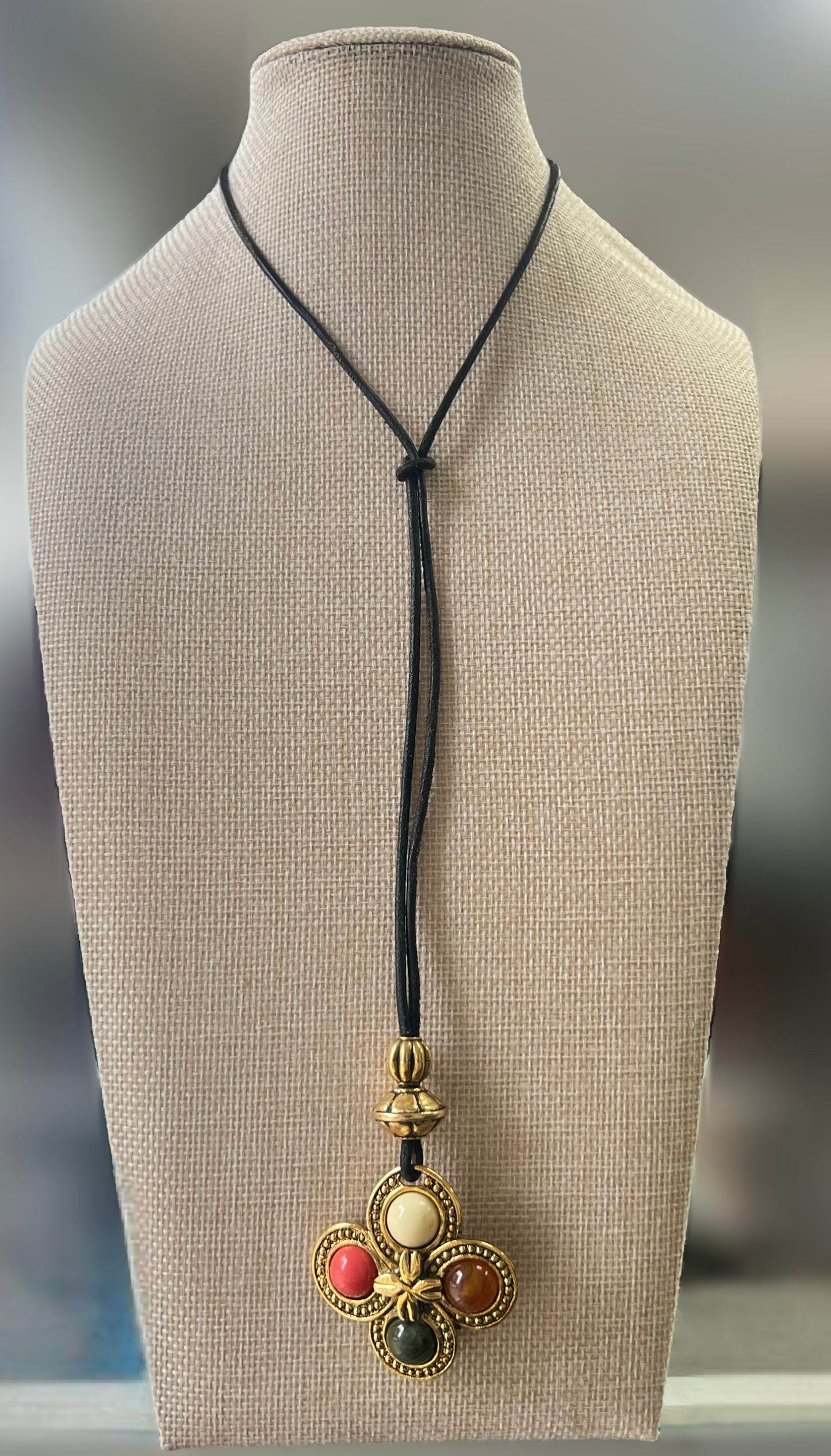 Cord Color Pendant Necklace