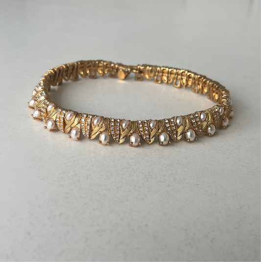 Vintage Gold Tone Rhinestone Pearl Necklace