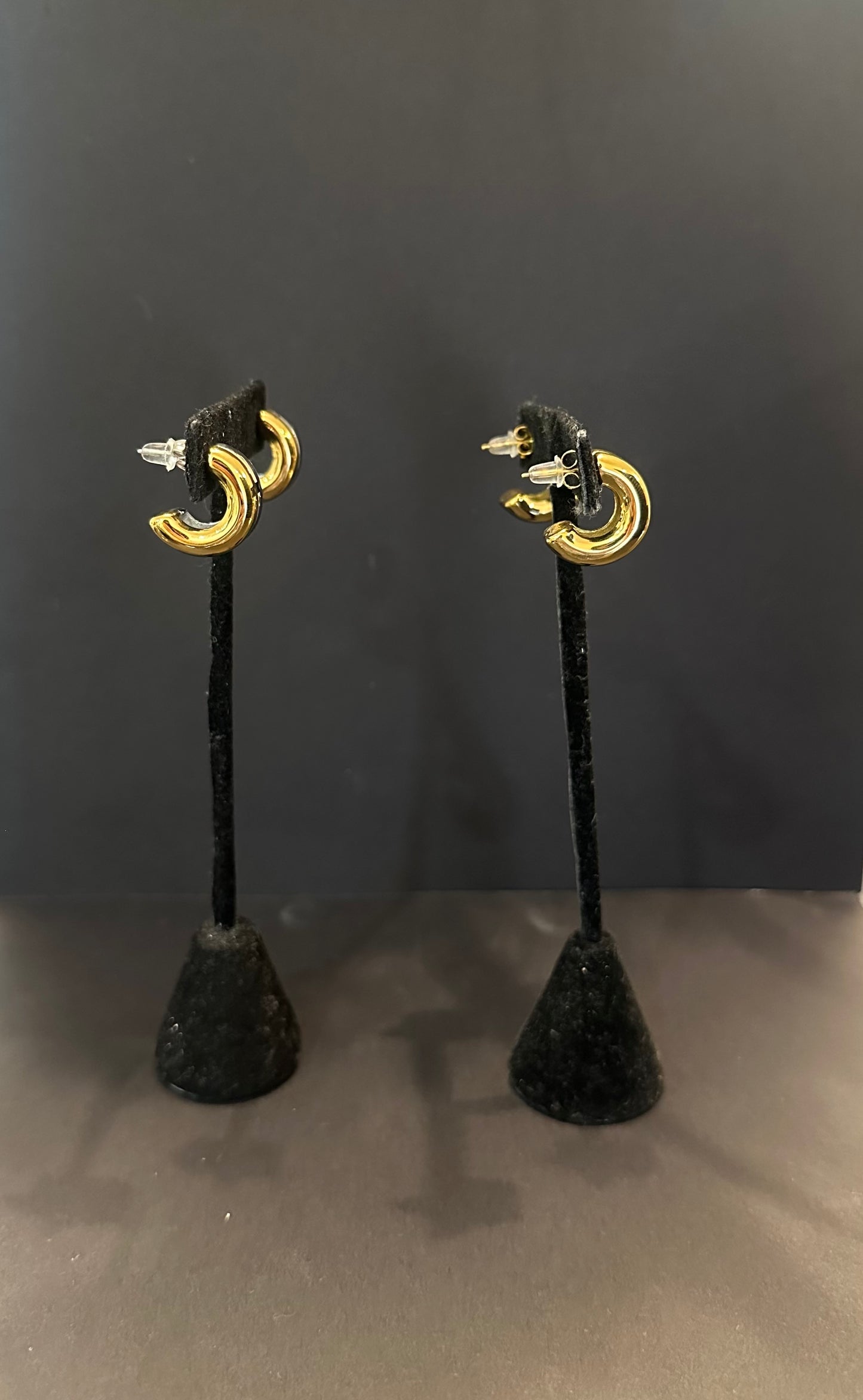 Double Ribbed Medium Sized Hoops