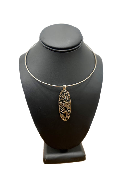 Silver Wire Oval Pendant Necklace