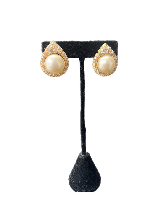 Vintage Ciner Gold Pearl & Rhinestone Clip On Teardrop Earrings