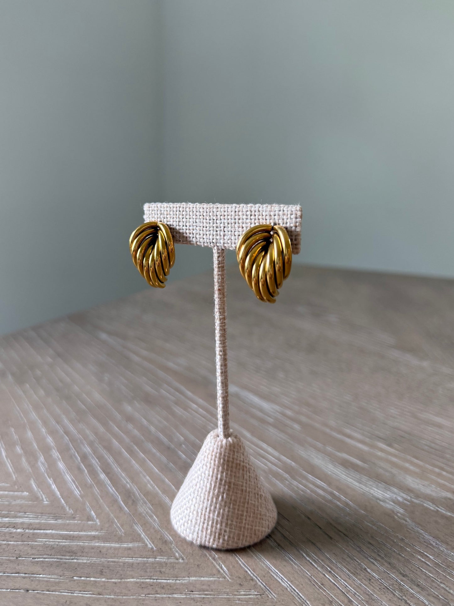 Gold Ribbed Earrings