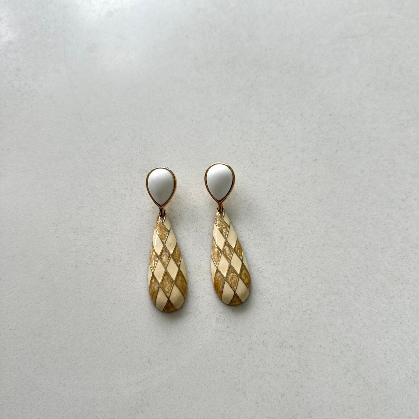 Vintage Large Gold Tone Pearl
Dangle Earrings Signed TAT