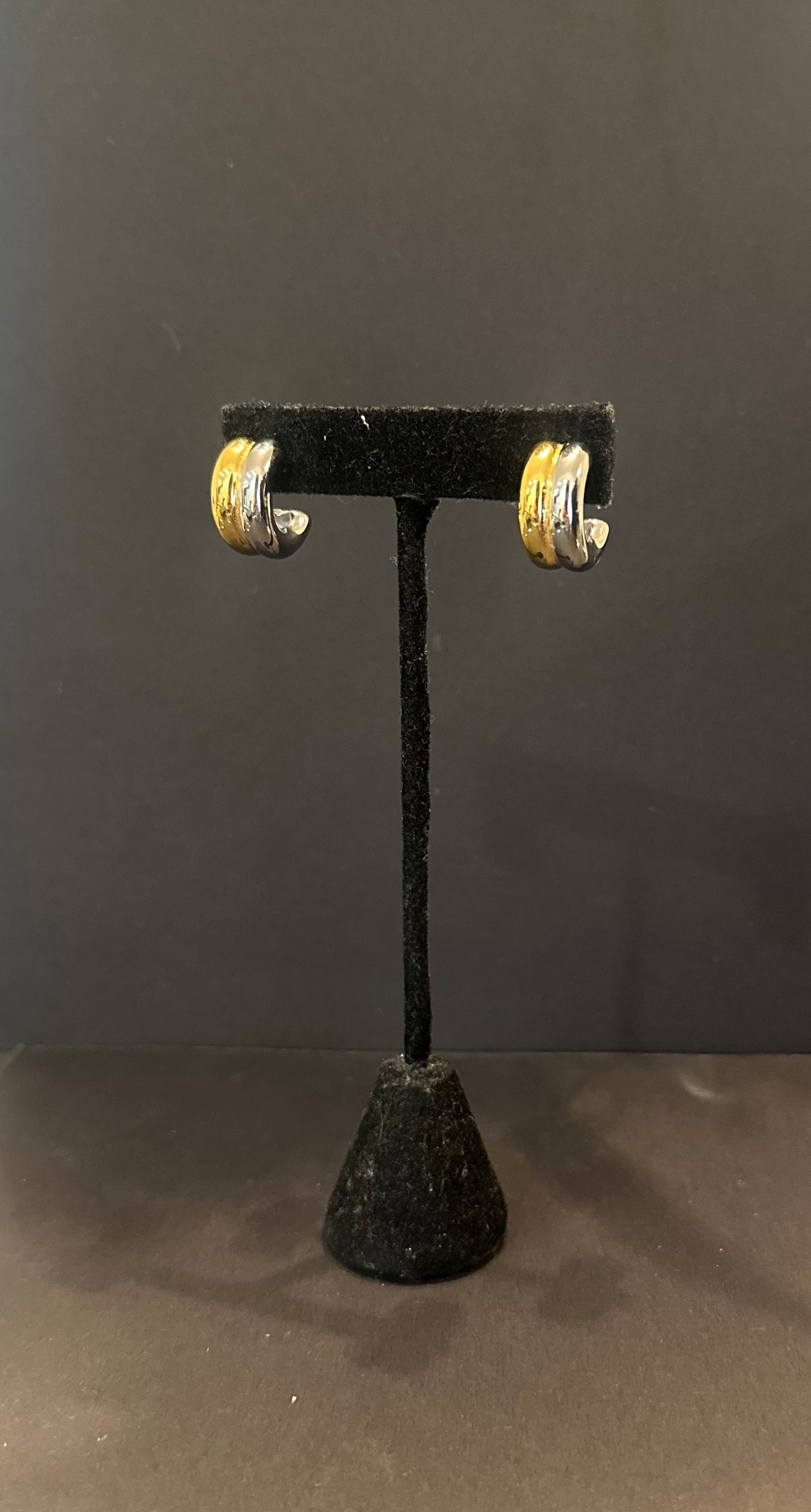 Double Ribbed Medium Sized Hoops