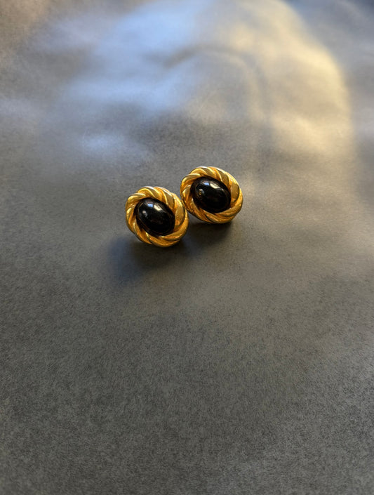 Vintage Black And Gold Earring
