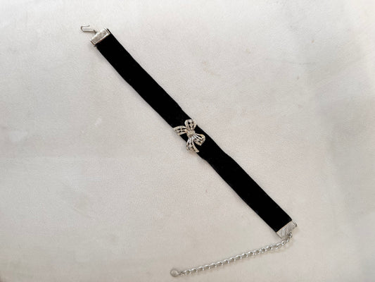 Vintage Black Velvet Bow Choker