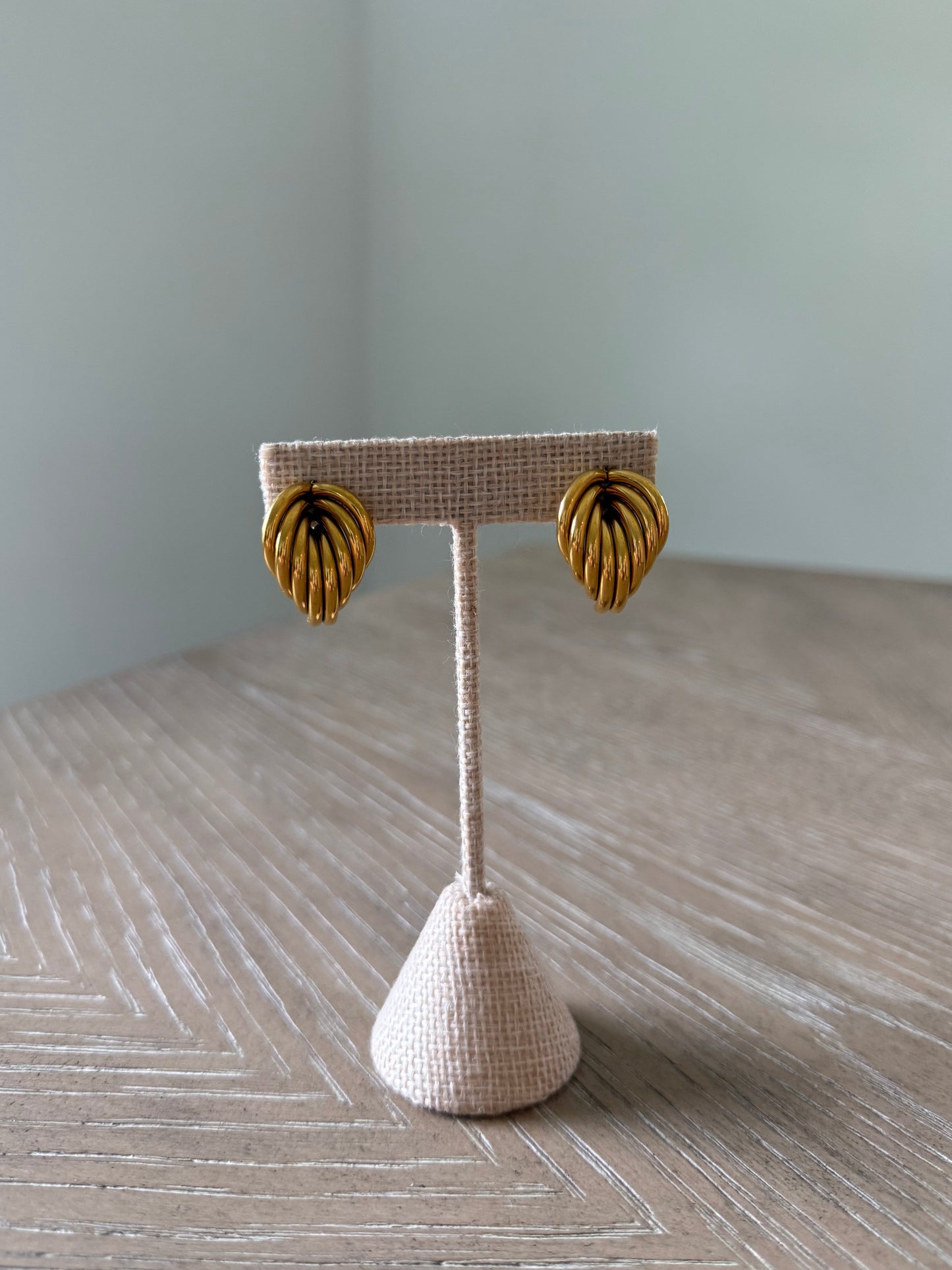 Gold Ribbed Earrings