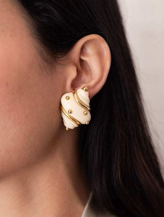 JKL Vintage Shell Clip Earrings