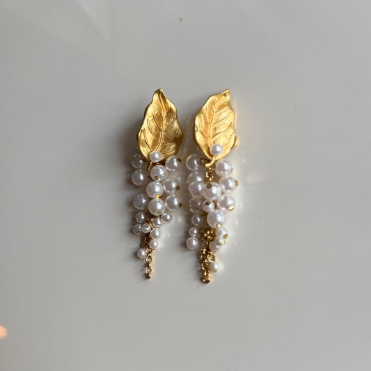 Gold Leaf Pearl Earring