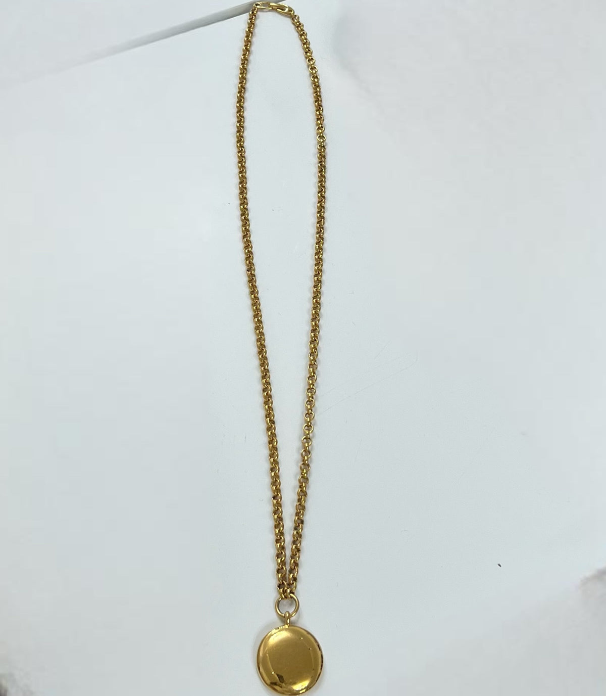 Gold Round Pendant Chained Necklace