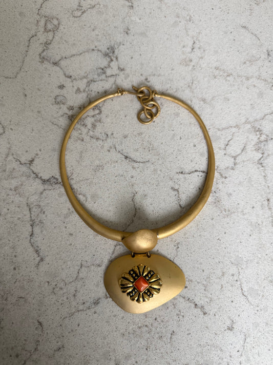 Vintage Inspired Gold Tone Collar With Floral Pendant