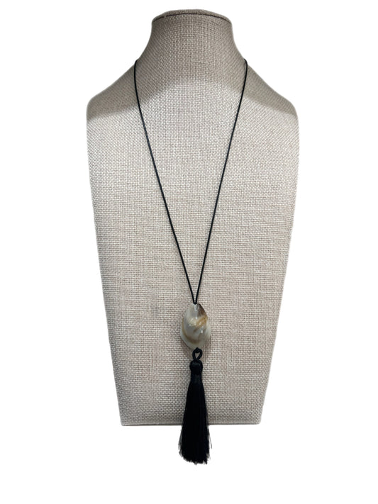 Shell Black Tassel
