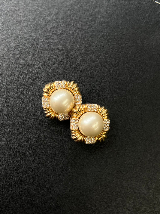 Vintage Ciner Pearl and Gold Earrings