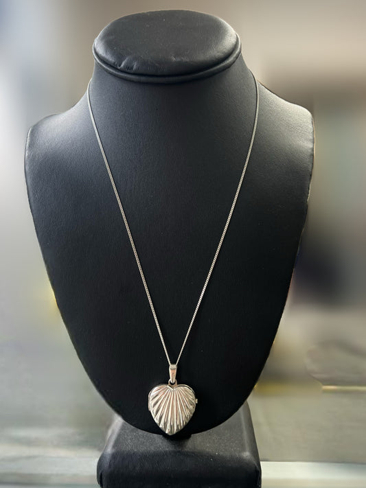 Silver Ribbed Puff Heart Locket Necklace