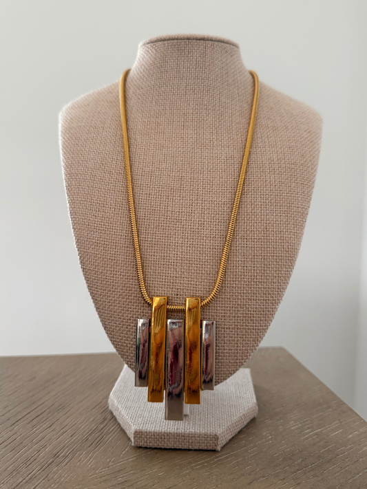 Vintage Avon Two Tone Pendant Necklace